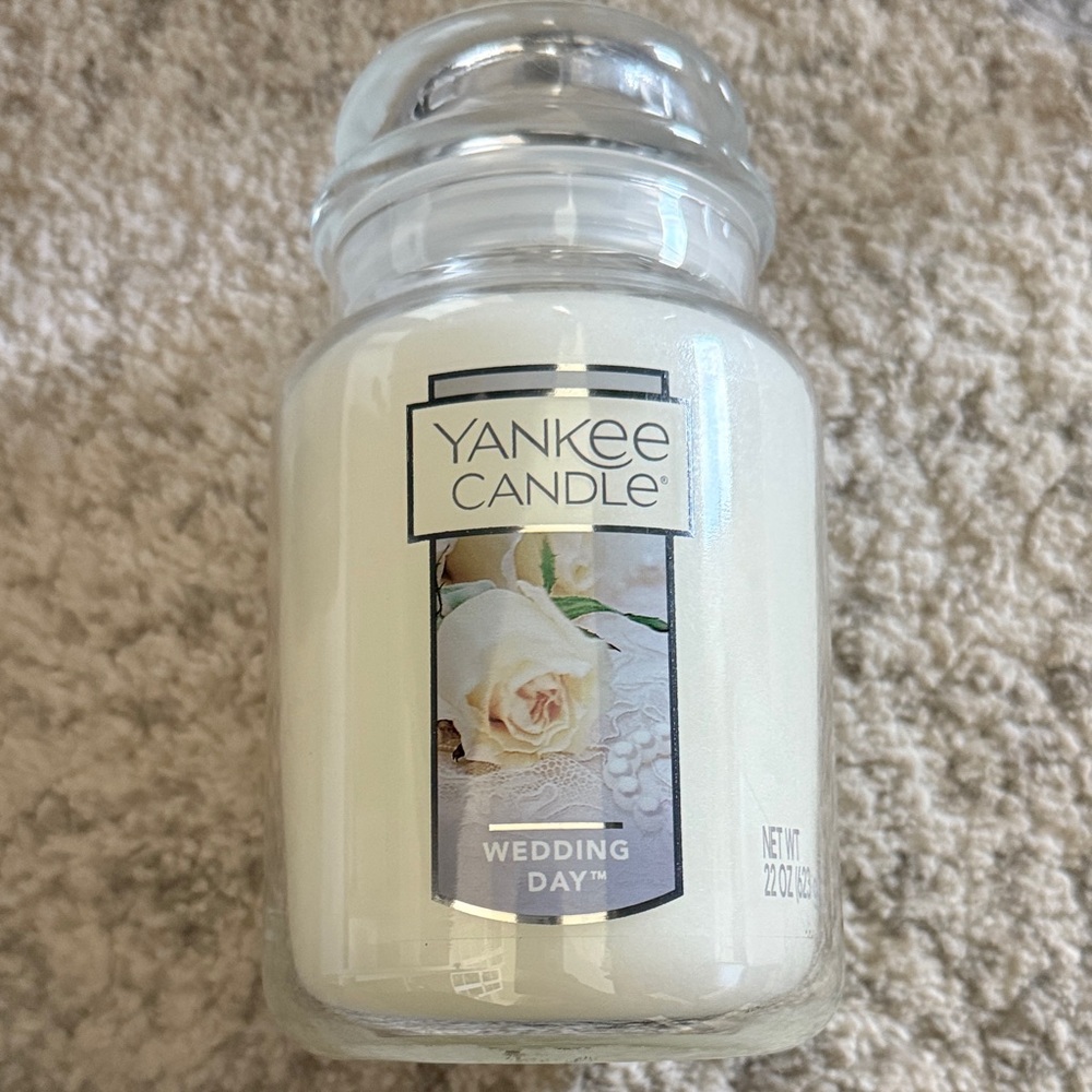 New 22 oz Yankee Candle Wedding Day Jar - Cream